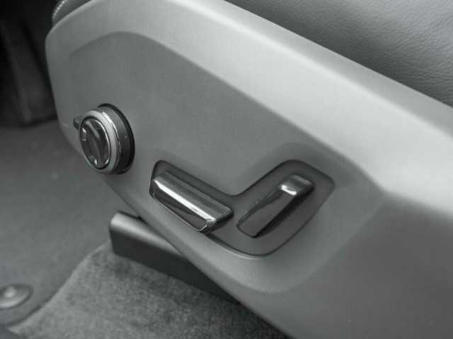 Volvo  T6 PLUS DARK HYBRID BUSINESS MY25