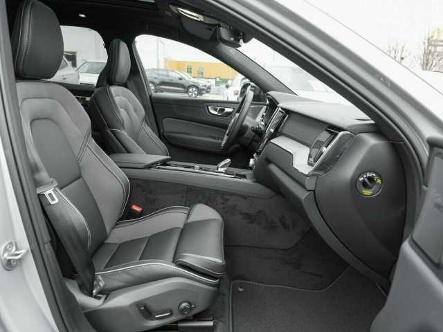 Volvo  T6 PLUS DARK HYBRID BUSINESS MY25