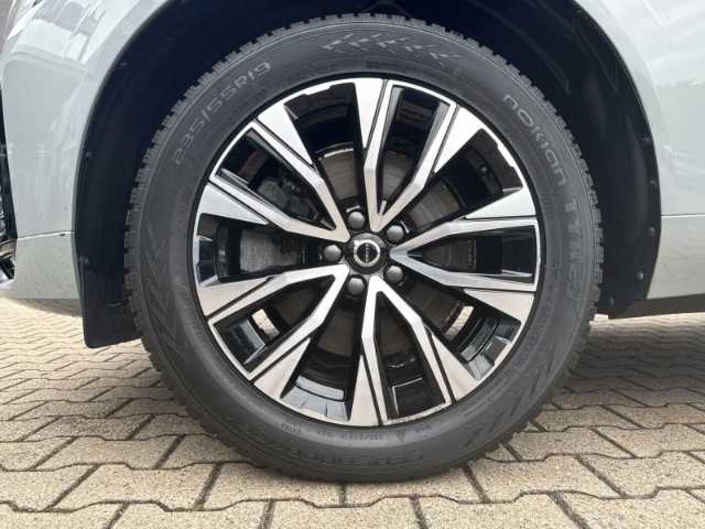 Volvo  Plus Dark 2WD B4 Diesel + elektr. Sitze