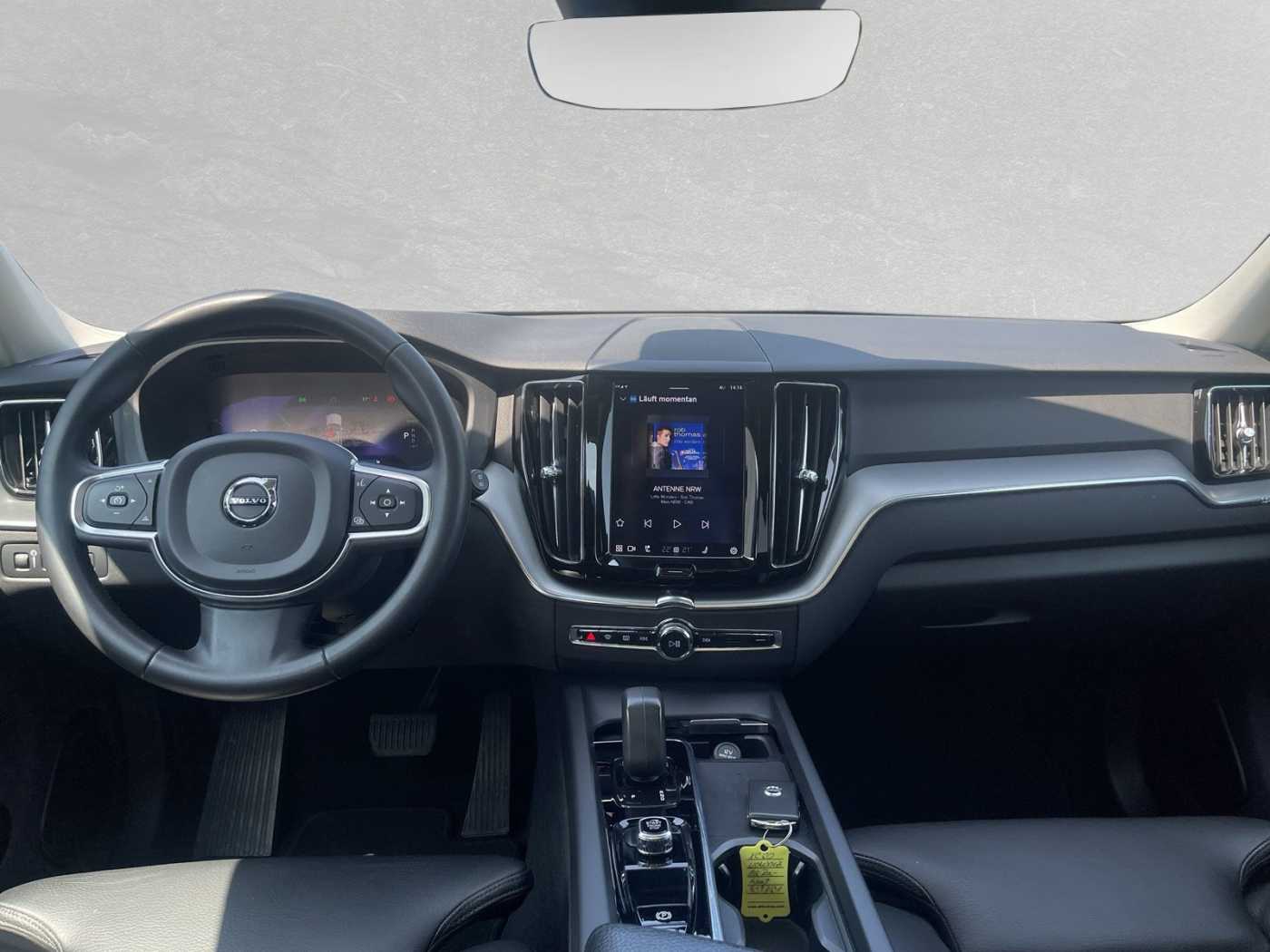 Volvo  Recharge Inscription Expression