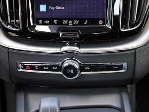 Volvo  2WD B4 EU6d Benzin Momentum Pro + LED + DAB Radio