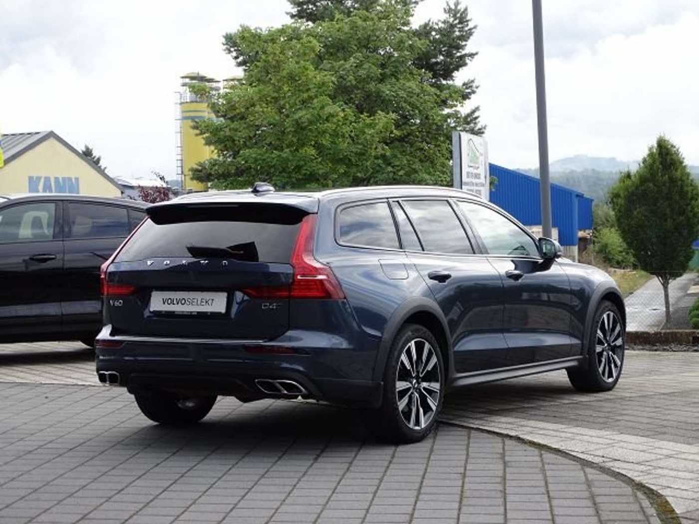 Volvo  Pro D4 AWD