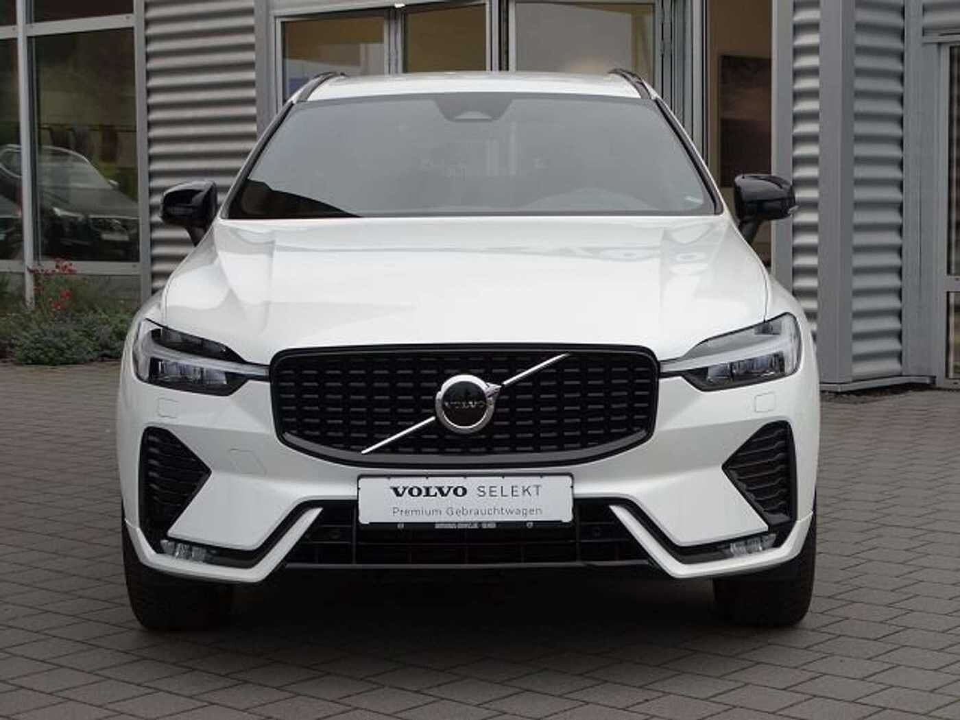 Volvo  Plus Dark 2WD