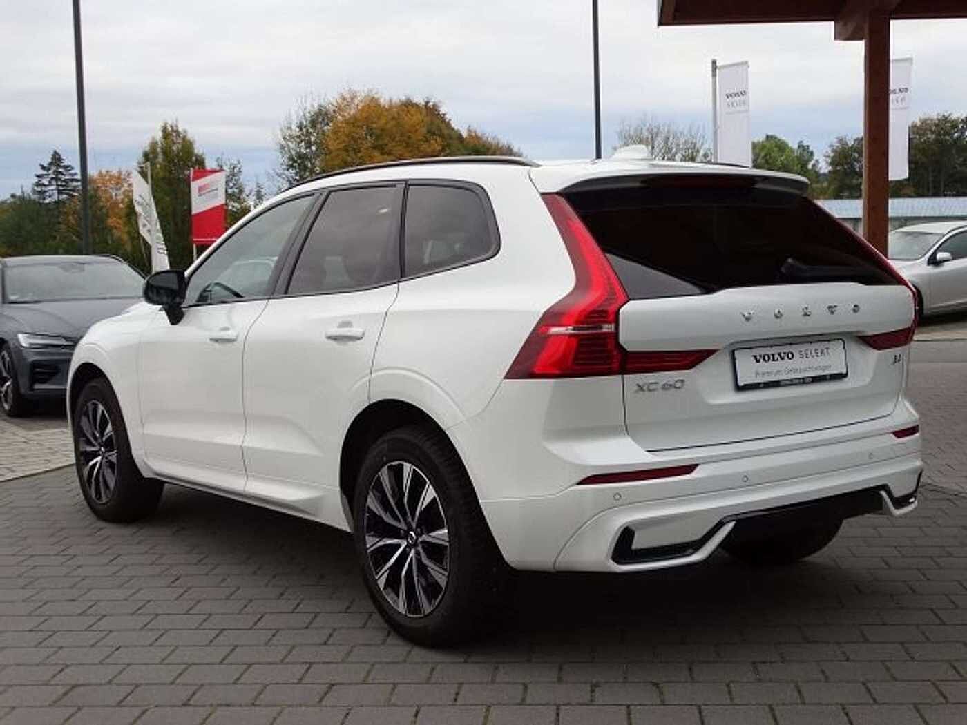 Volvo  Plus Dark 2WD