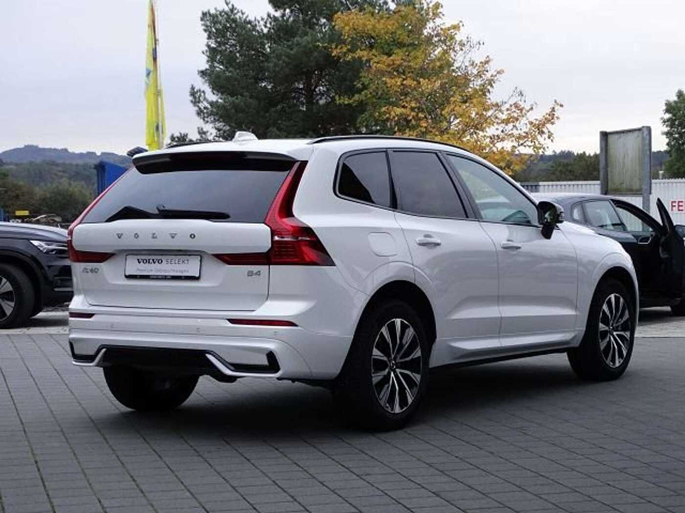 Volvo  Plus Dark 2WD