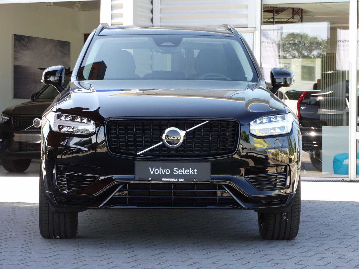 Volvo  Ultra Dark Recharge T8 AWD Plug-In Hybrid