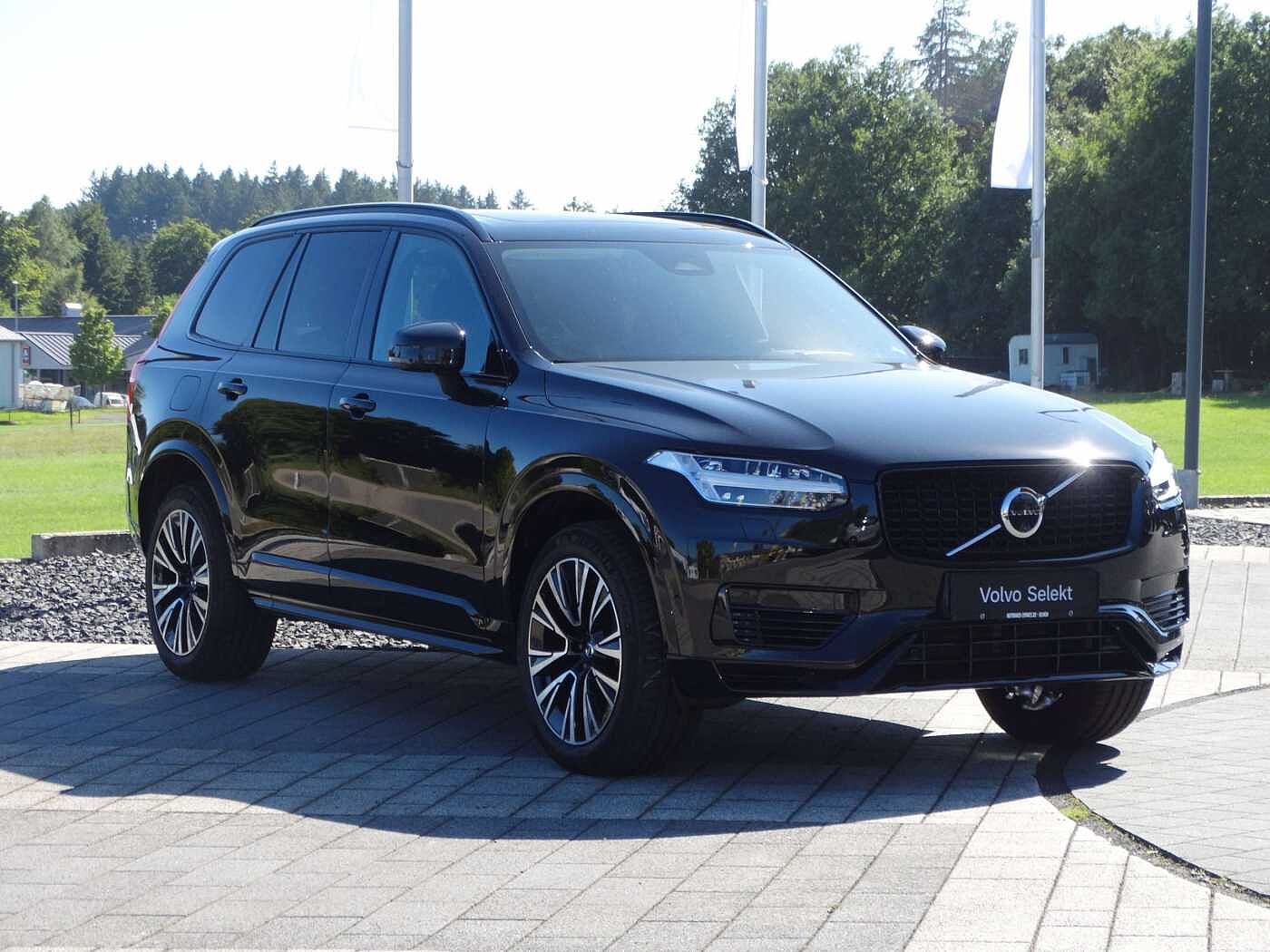 Volvo  Ultra Dark Recharge T8 AWD Plug-In Hybrid