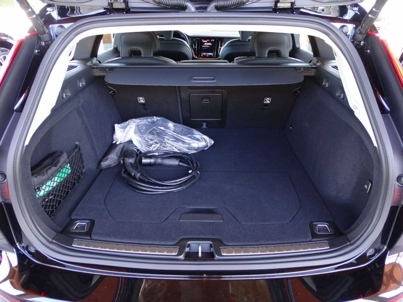 Volvo  Plus Dark Recharge T6 Plug-In Hybrid AWD