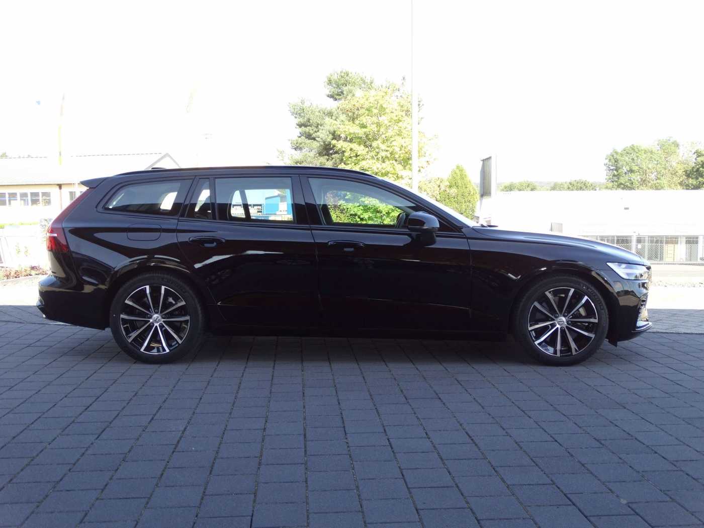 Volvo  Plus Dark Recharge T6 Plug-In Hybrid AWD