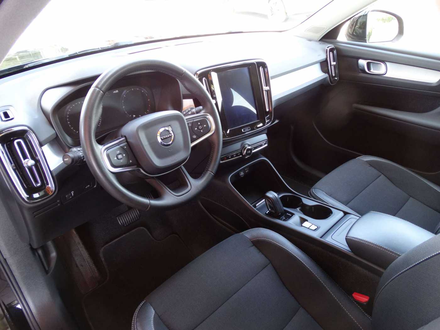 Volvo  Momentum Pro D3 AWD