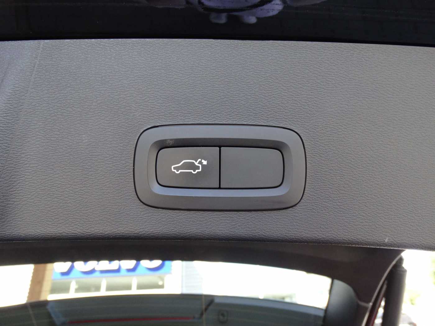 Volvo  Momentum Pro D3 AWD