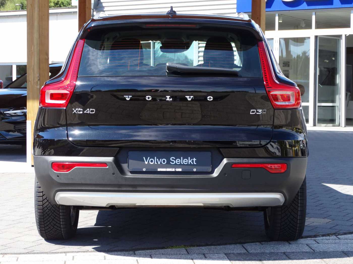 Volvo  Momentum Pro D3 AWD