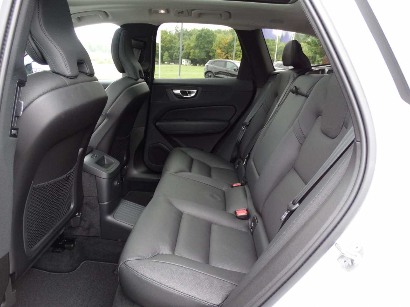 Volvo  Plus Dark Recharge Plug-In Hybrid T6 AWD