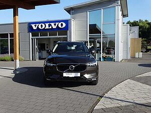 Volvo  B4 Diesel Momentum Pro 2WD