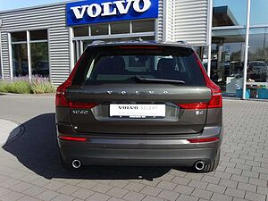 Volvo  B4 Diesel Momentum Pro 2WD