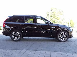 Volvo  Ultra Dark Recharge T8 AWD Plug-In Hybrid