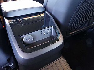 Volvo  Plus Dark Recharge T6 Plug-In Hybrid AWD