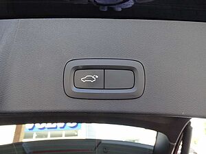 Volvo  Momentum Pro D3 AWD