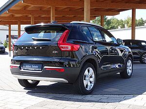 Volvo  Momentum Pro D3 AWD