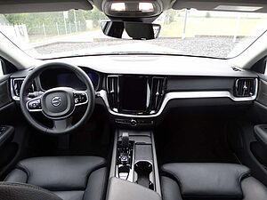 Volvo  B4 Diesel Plus Dark