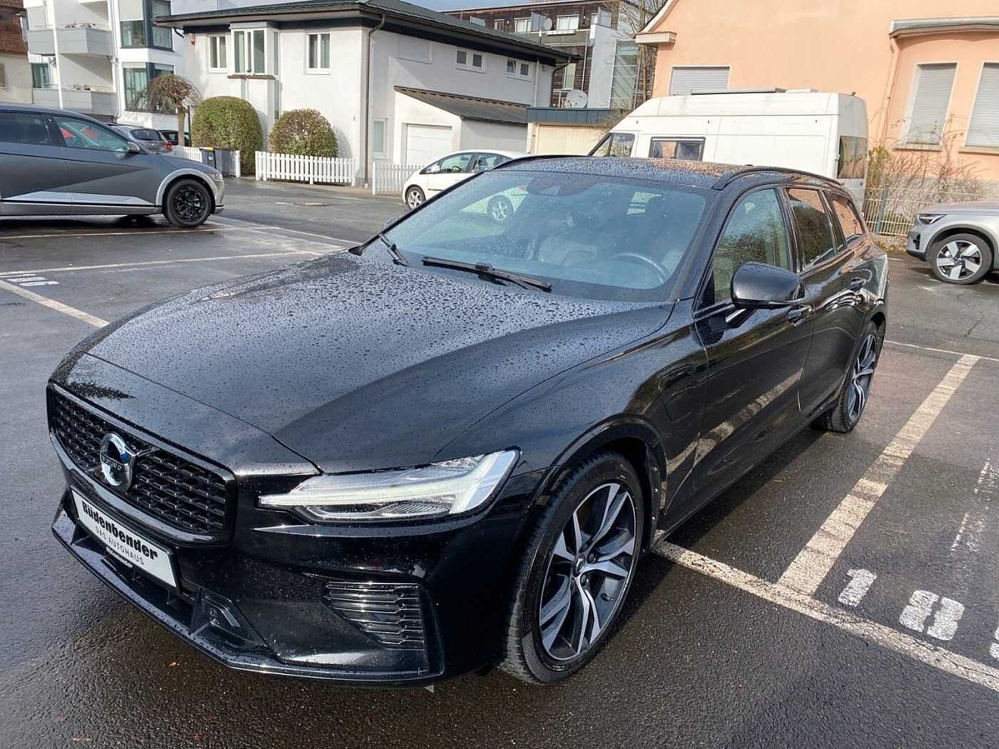 Volvo  R-Design Recharge Plug-In Hybrid AWD