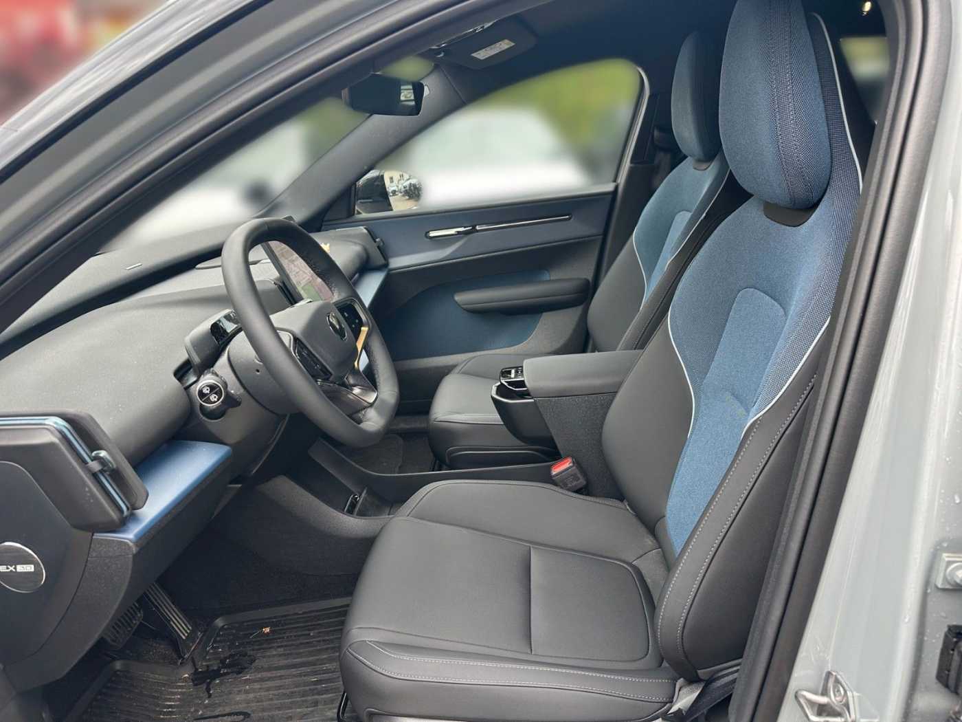 Volvo  Plus 2WD Pure Electric*IM KUNDENAUFTRAG*