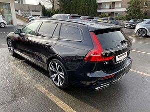 Volvo  R-Design Recharge Plug-In Hybrid AWD