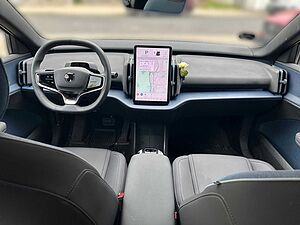 Volvo  Plus 2WD Pure Electric*IM KUNDENAUFTRAG*