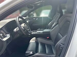Volvo  Plus Dark AWD*AHK*