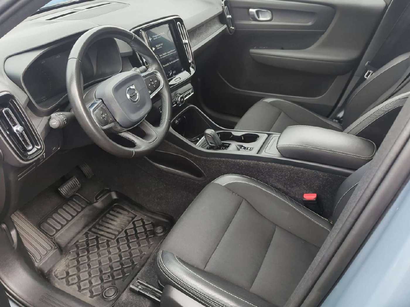 Volvo  Momentum Pro 2WD