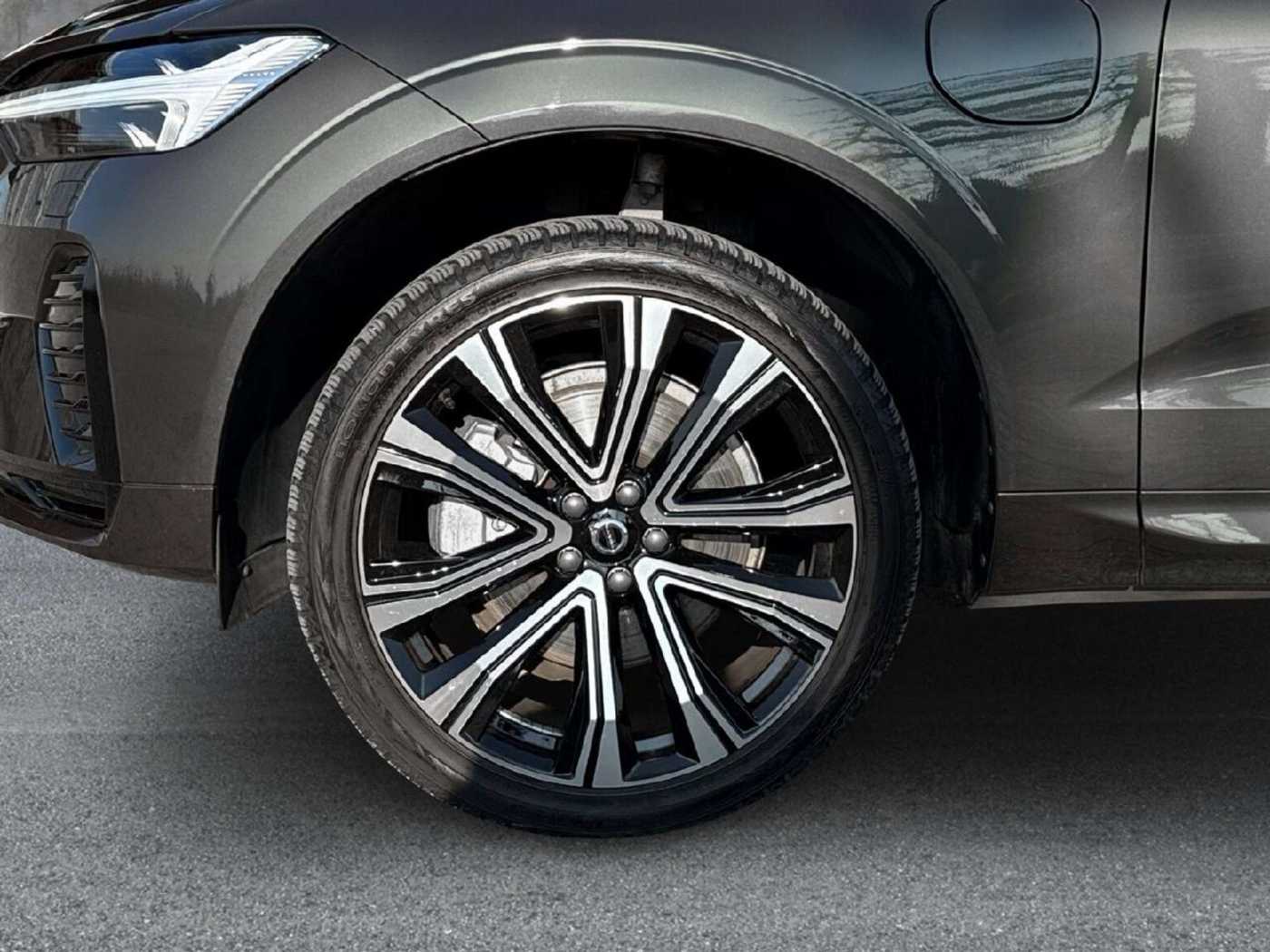 Volvo  R Design Recharge Plug-In Hybrid AWD