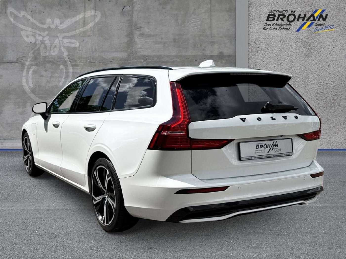 Volvo  Plus Dark T6 Recharge AWD