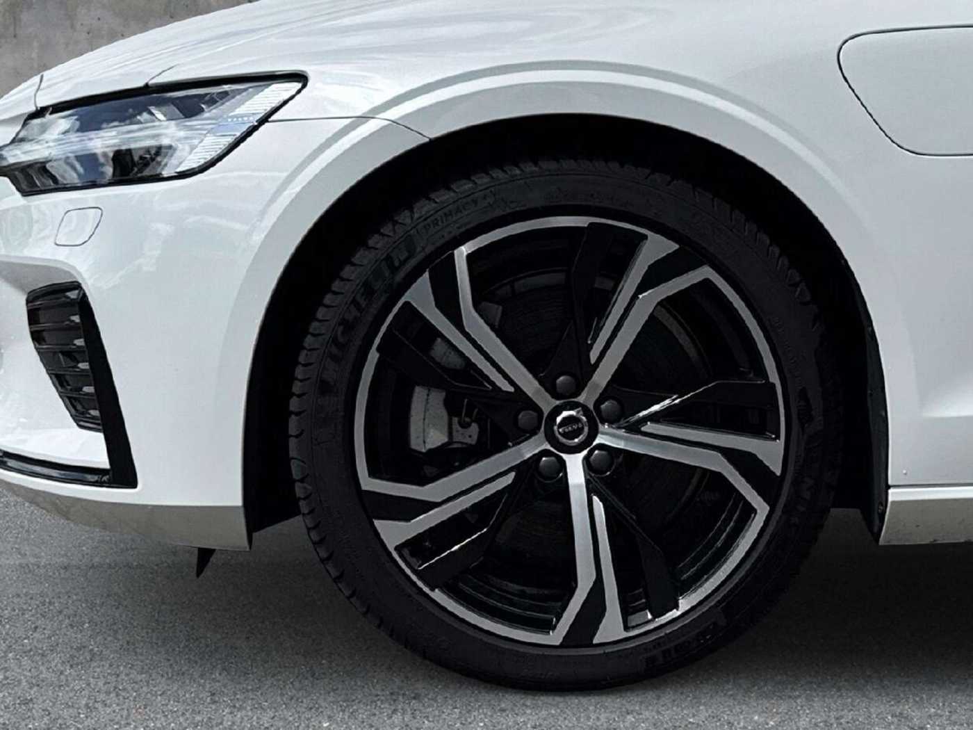 Volvo  Plus Dark T6 Recharge AWD