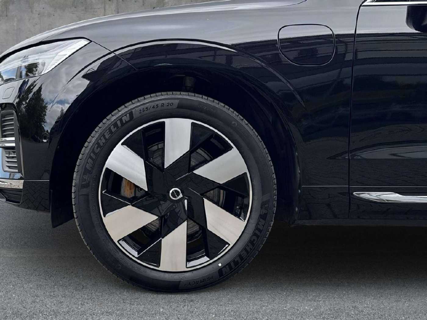 Volvo  Ultimate Bright Recharge Plug-In Hybrid AWD