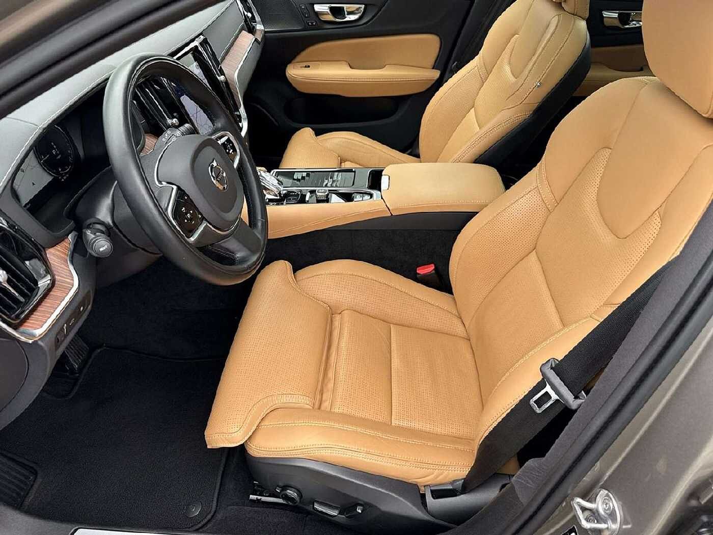 Volvo  Inscription Recharge Plug-In Hybrid AWD