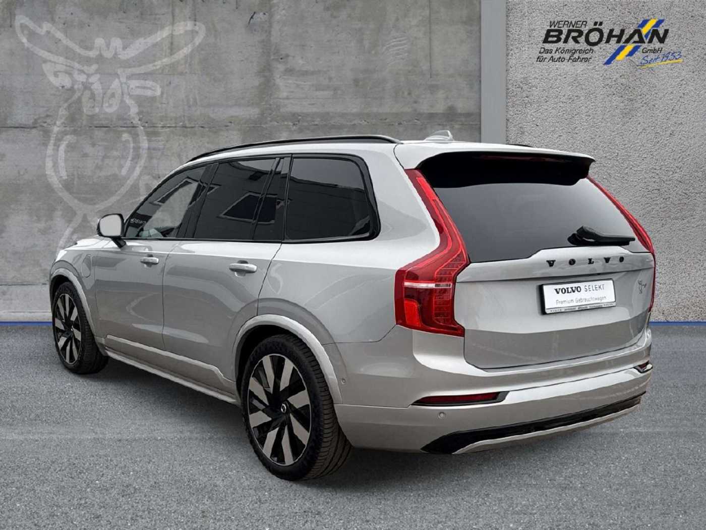 Volvo  Ultimate Dark Recharge Plug-In Hybrid AWD