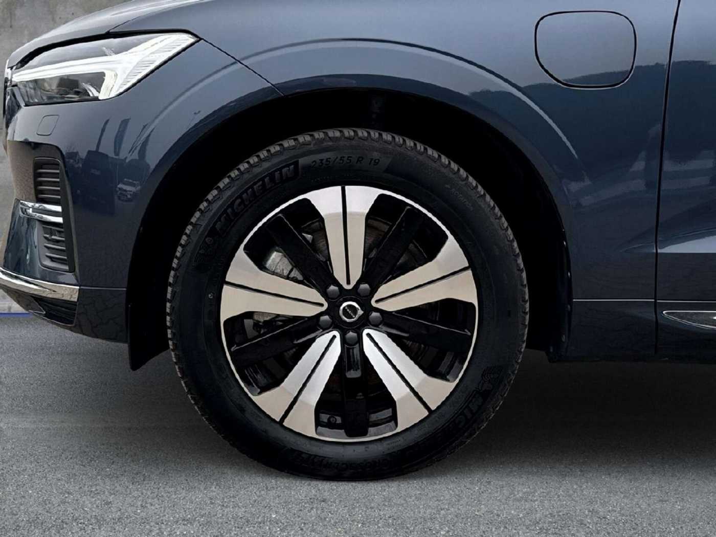 Volvo  Plus Bright Recharge Plug-In Hybrid AWD