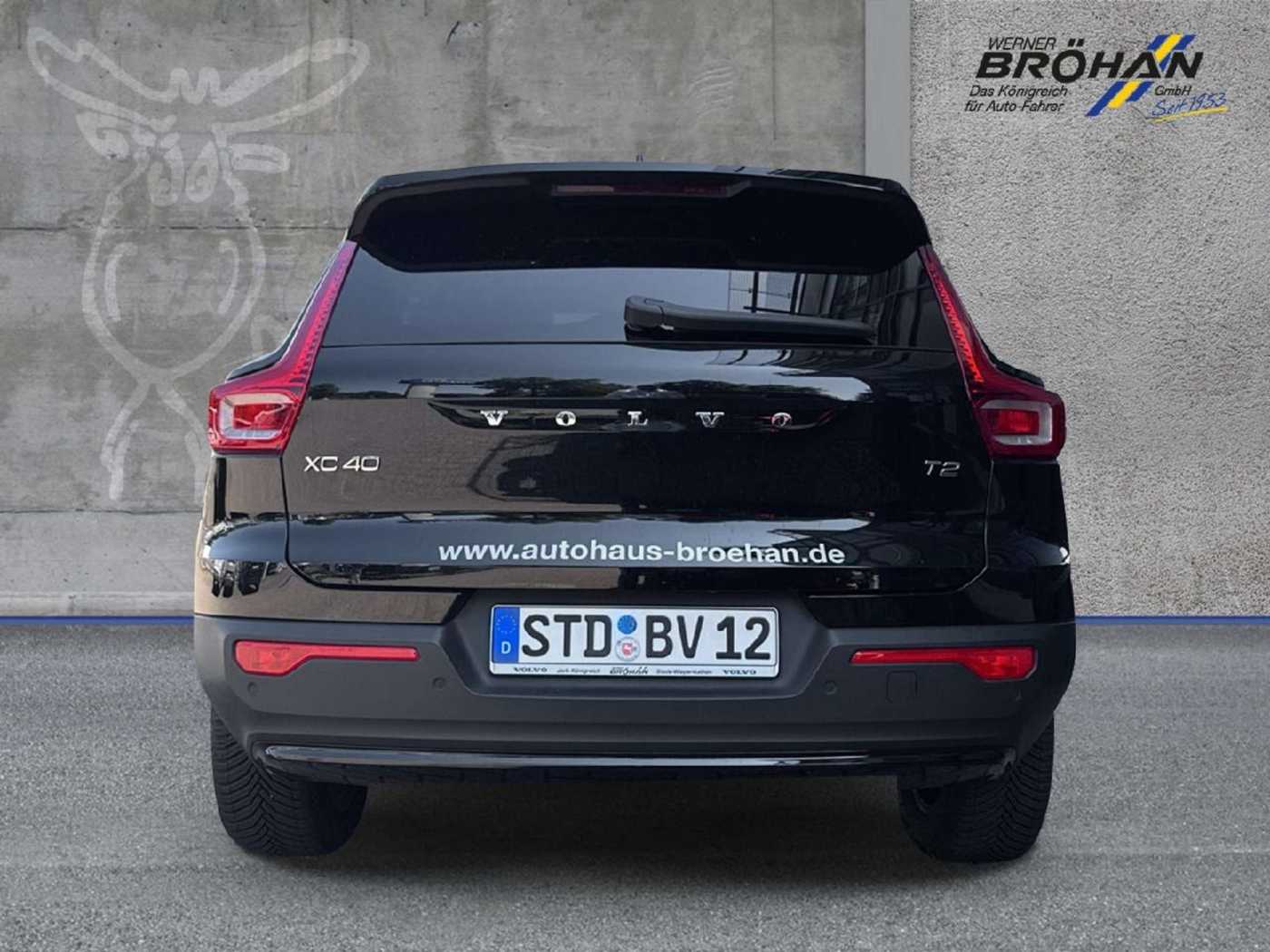 Volvo  T2 Plus Dark 2WD