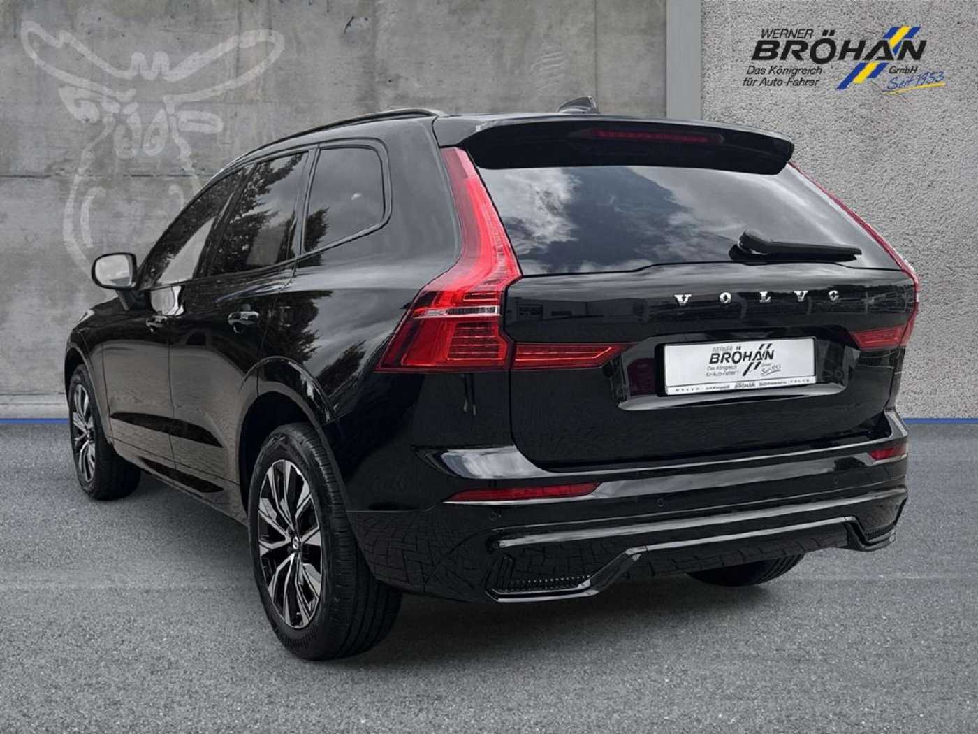 Volvo  Plus B4 Mild-Hybrid Diesel Dark