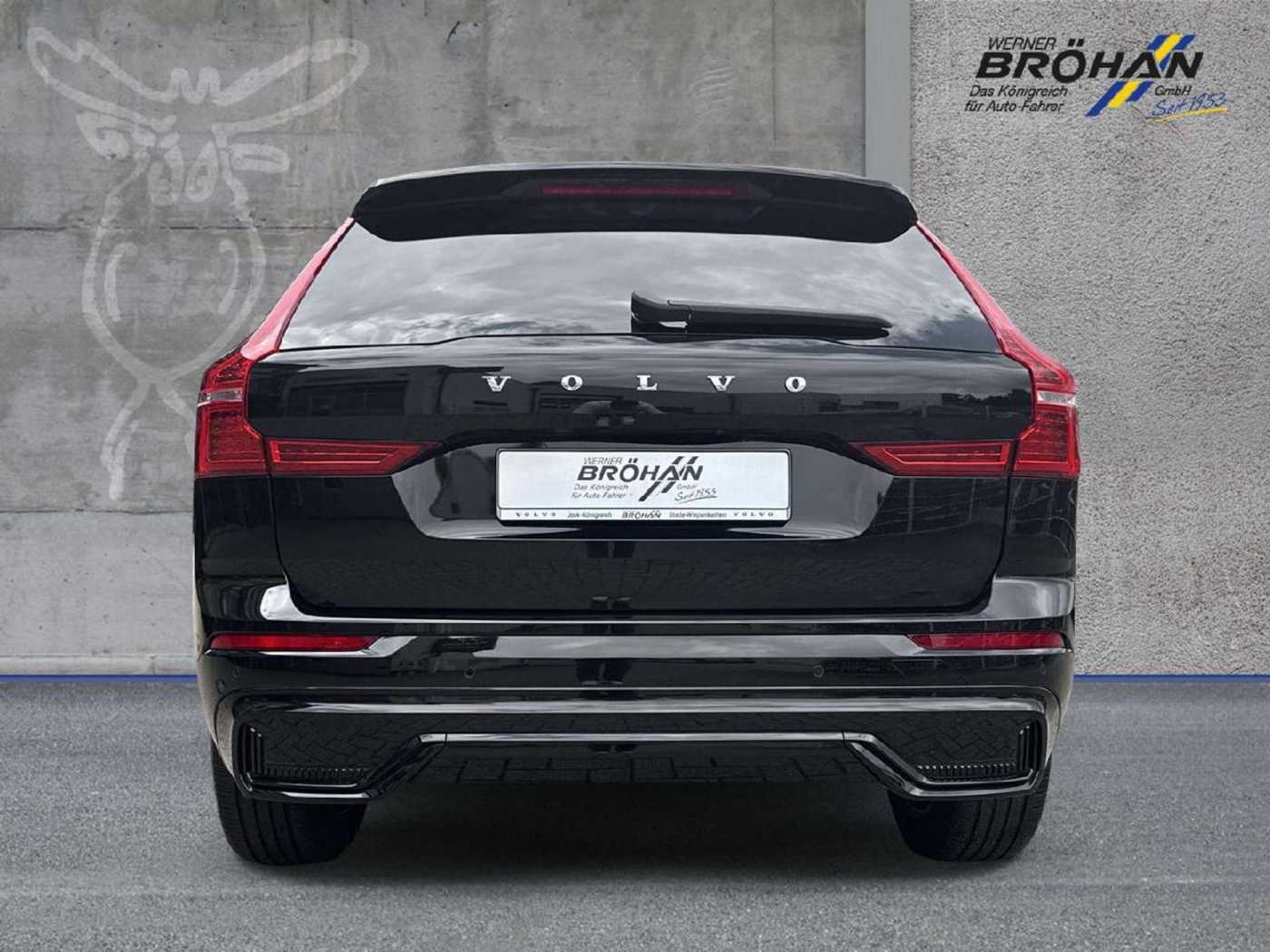 Volvo  Plus B4 Mild-Hybrid Diesel Dark