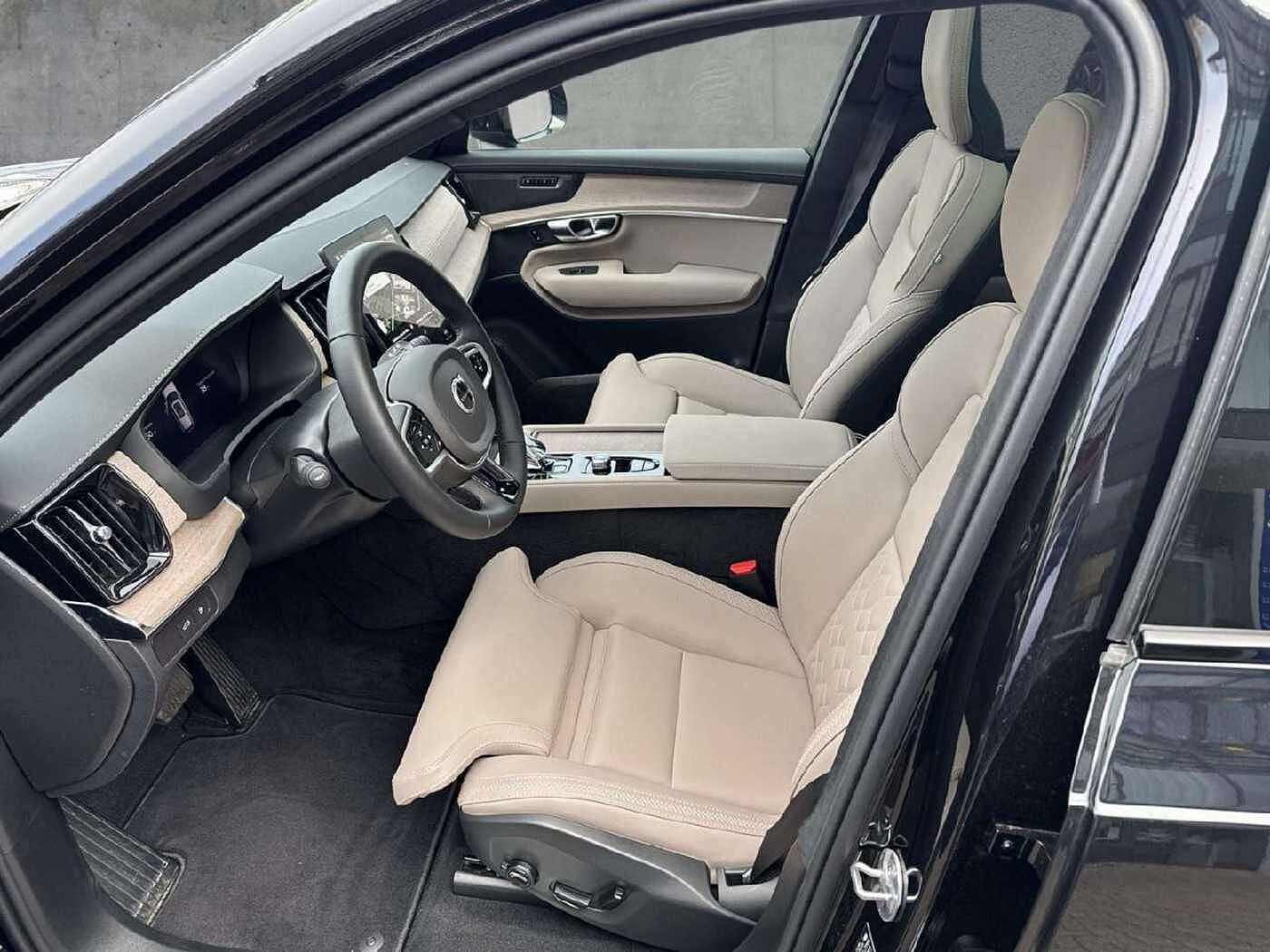 Volvo  T8 AWD Ultra Dark Plug-In Hybrid