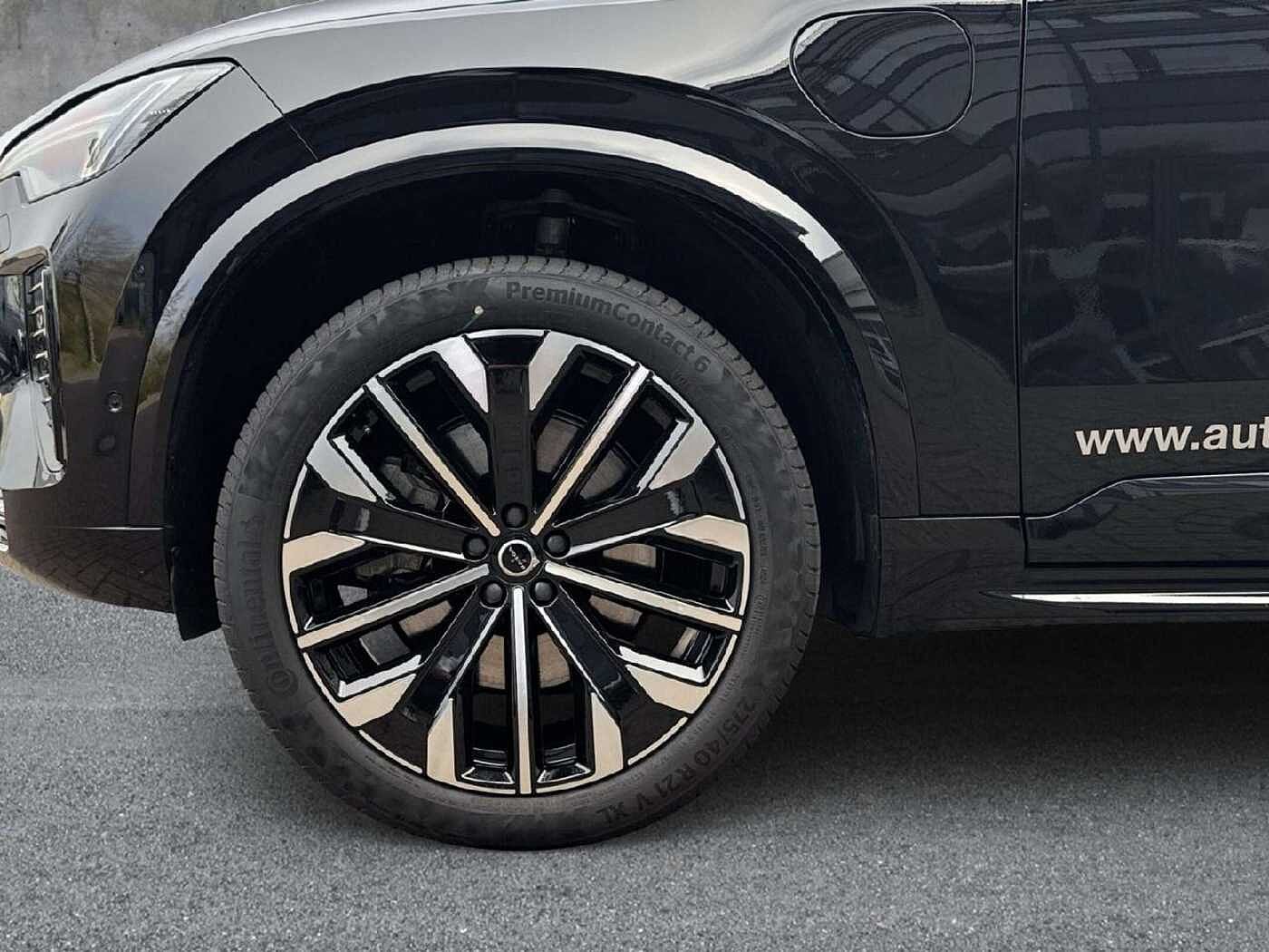 Volvo  T8 AWD Ultra Dark Plug-In Hybrid
