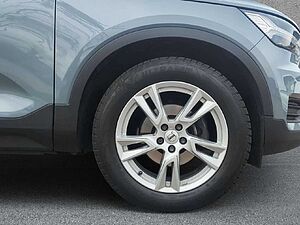 Volvo  Momentum Pro 2WD