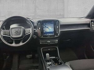 Volvo  Momentum Pro 2WD