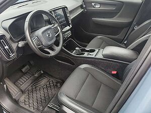 Volvo  Momentum Pro 2WD