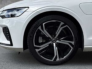 Volvo  Plus Dark T6 Recharge AWD