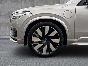 Volvo  Ultimate Dark Recharge Plug-In Hybrid AWD