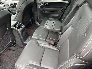 Volvo  Ultimate Dark Recharge Plug-In Hybrid AWD