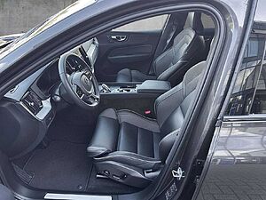 Volvo  Plus Dark 2WD