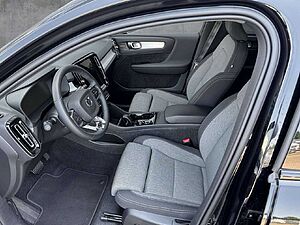 Volvo  T2 Plus Dark 2WD